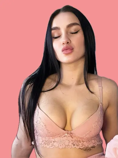 Ariella Rosse (@ariellefreepage) OnlyFans profile photo