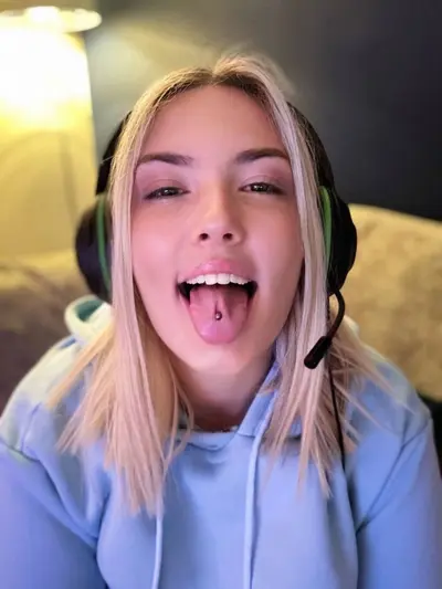 HORNII BRANDI RAEEโฅ๏ธ OnlyFans