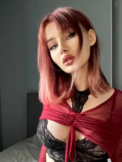 E L A R A 👅 freaky & nasty 😈 OnlyFans