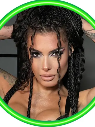 Ella Crimson (@ella_magic) OnlyFans profile photo
