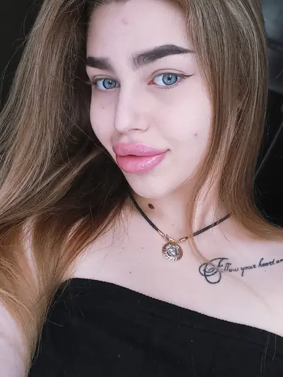 Emily Moore 😻 OnlyFans