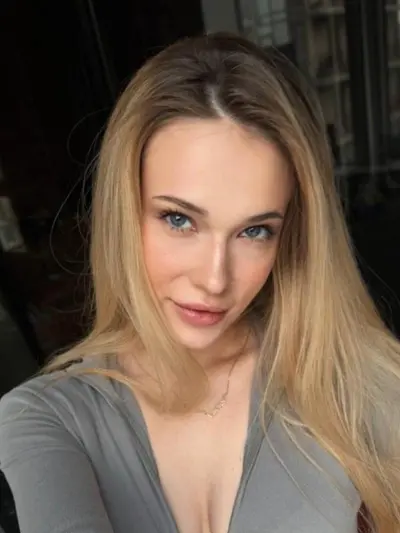 Ashley (@glowing_ashley) OnlyFans profile photo