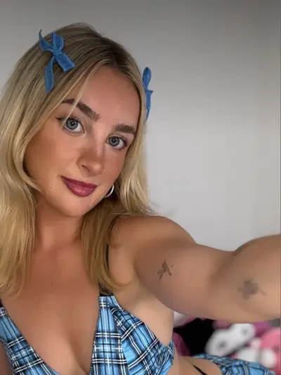 lily (@lilywright) OnlyFans profile photo