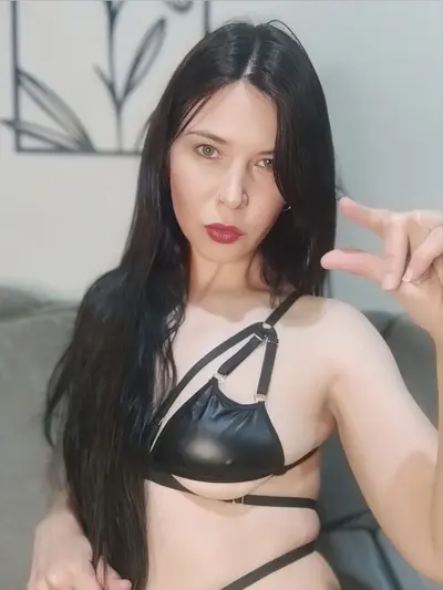 𝗠𝗜𝗦𝗦 𝗢𝗟𝗜𝗩𝗜𝗔 𝗞𝗜𝗡𝗞𝗦 🖤 OnlyFans