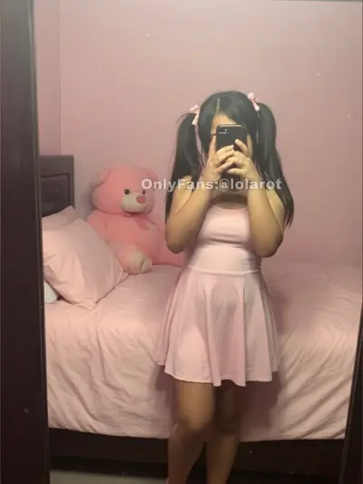 lolarot๐1,30cm(4'3) petite OnlyFans