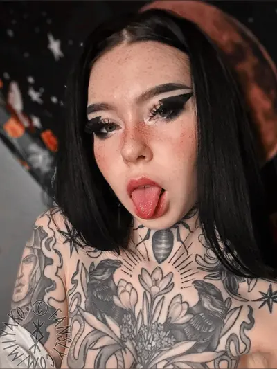 🗡️🏰᛫ 𝗦𝗲𝗿𝗲𝗻𝗮 ᛫🏰🗡️ OnlyFans