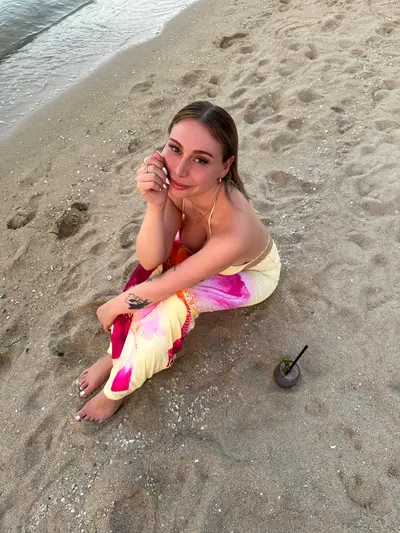 Noรฉmie Eloise ๐ง๐ผโโ๏ธ OnlyFans