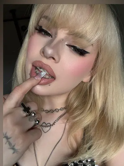 Livvy (@oliviaola) OnlyFans profile photo