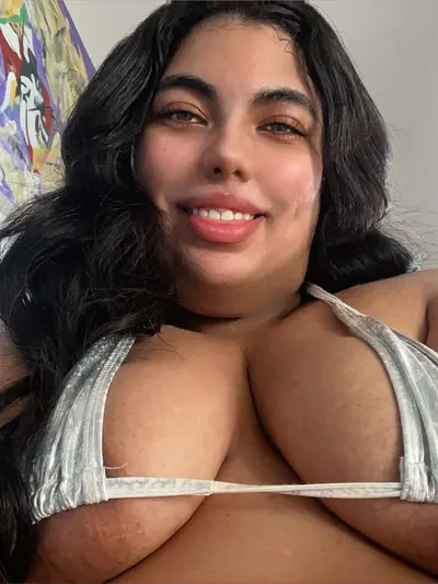 Ella Hairy queen (@peachellafree) OnlyFans profile photo