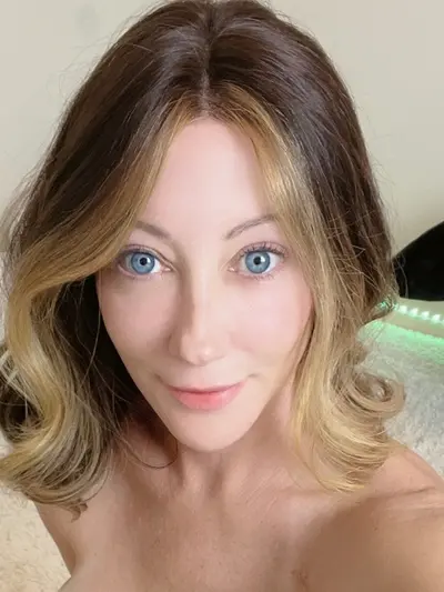 ๐REAL๐MOM NEXT DOOR OnlyFans