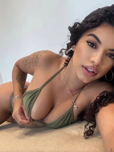 Selena 💘 Curvy Goddess👑 OnlyFans