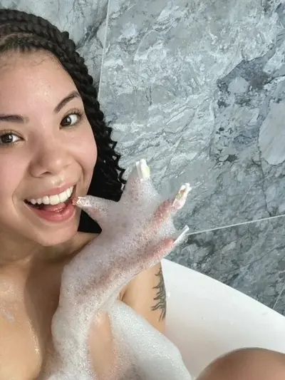 Shweetie (@shweetnlowww) OnlyFans profile photo