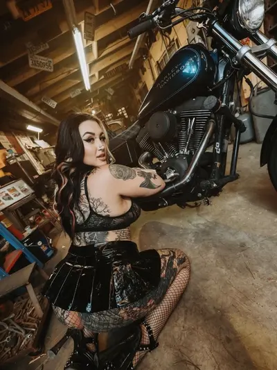 SPLIT TONGUE PAWG 🤍🖤 OnlyFans