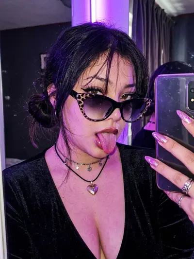 Y.C-A-R-O-L-I-N-A (@your.caroline) OnlyFans profile photo