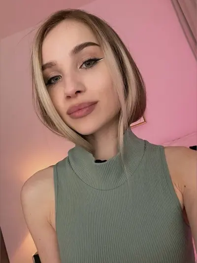 Mila Noa (@yourmilanoa) OnlyFans profile photo